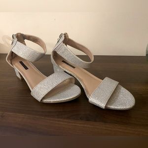 Never worn Stuart Weitzman Children’s Size 5 Silver Sparkly Sandals Heels